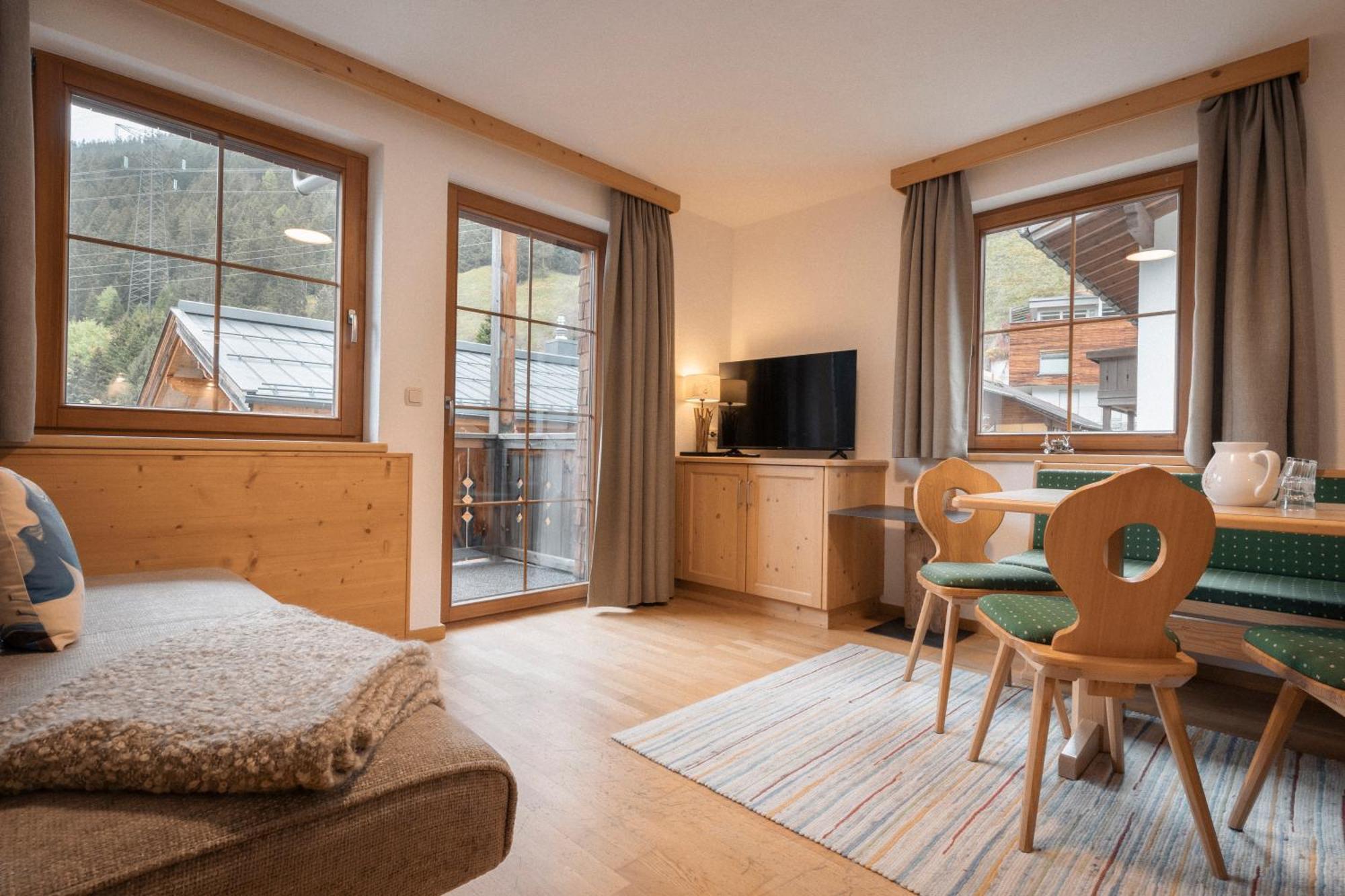 Apartments Sarlo Sankt Anton am Arlberg Exterior photo